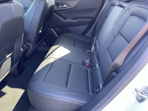 Used 2025 Chevrolet Equinox LT w/ Convenience Package II image 13