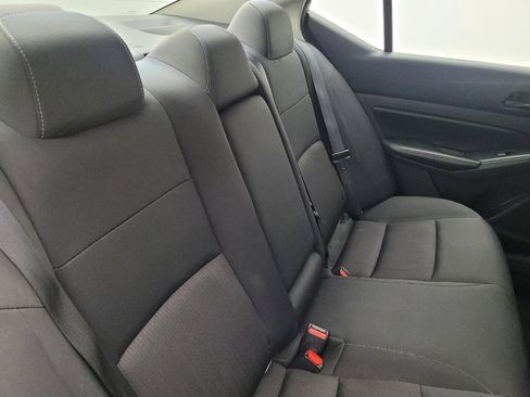 Used 2024 Nissan Altima 2.5 SV FWD image 19