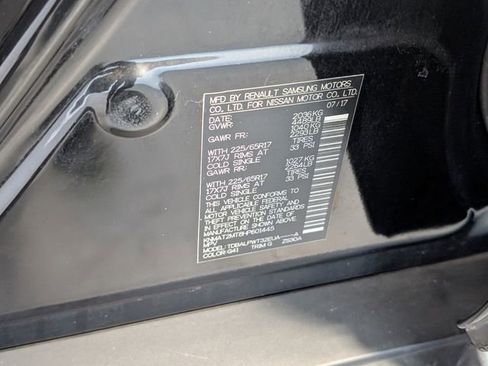 Used 2017 Nissan Rogue S image 15