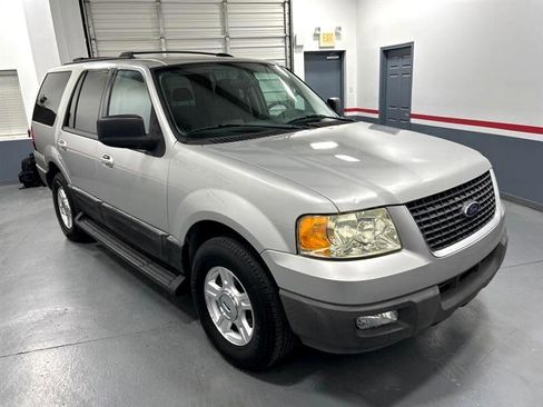 Used 2003 Ford Expedition XLT image 4