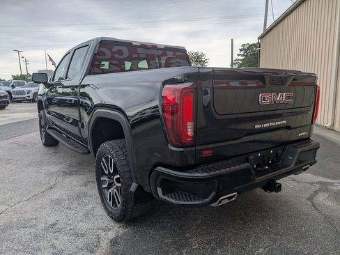 Used 2021 GMC Sierra 1500 AT4 w/ AT4 Premium Package AWD/4WD image 3