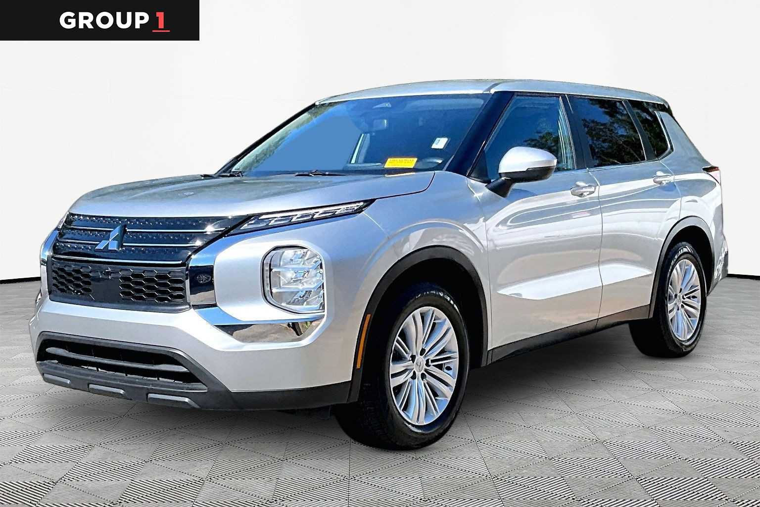 Used 2024 Mitsubishi Outlander ES FWD image 1