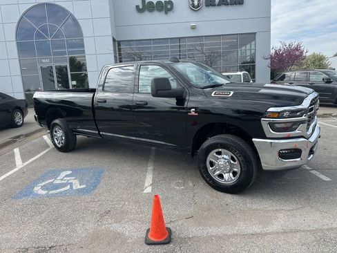 New 2025 RAM 2500 Tradesman w/ Chrome Appearance Group image 40