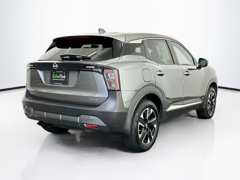 Used 2025 Nissan Kicks SV AWD/4WD image 9
