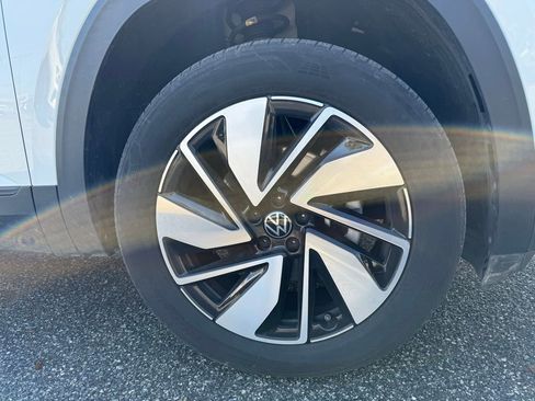 Used 2024 Volkswagen Atlas SE image 7