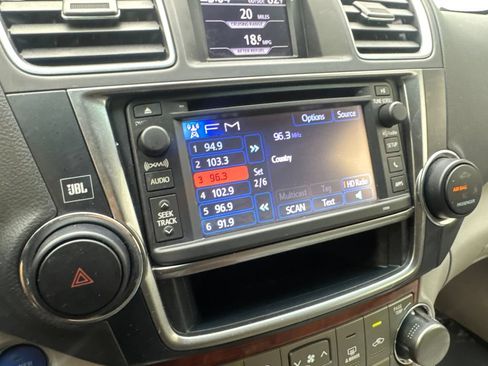Used 2013 Toyota Highlander Limited AWD/4WD image 68