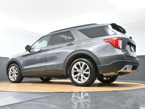 Used 2021 Ford Explorer Platinum w/ Premium Technology Package AWD/4WD image 56