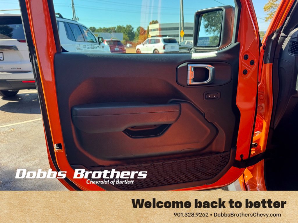 Used 2025 Jeep Wrangler Unlimited Sport AWD/4WD image 14