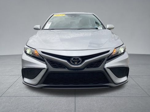 Used 2024 Toyota Camry SE image 18