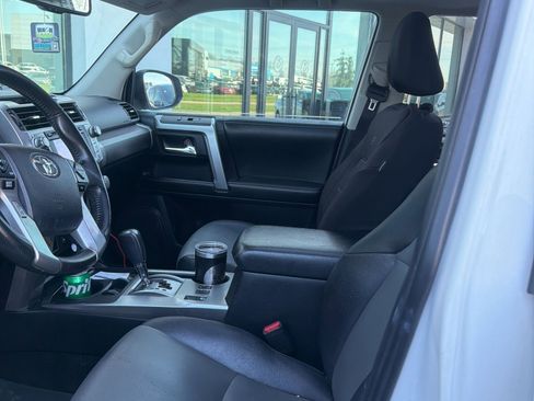 Used 2014 Toyota 4Runner SR5 Premium image 4