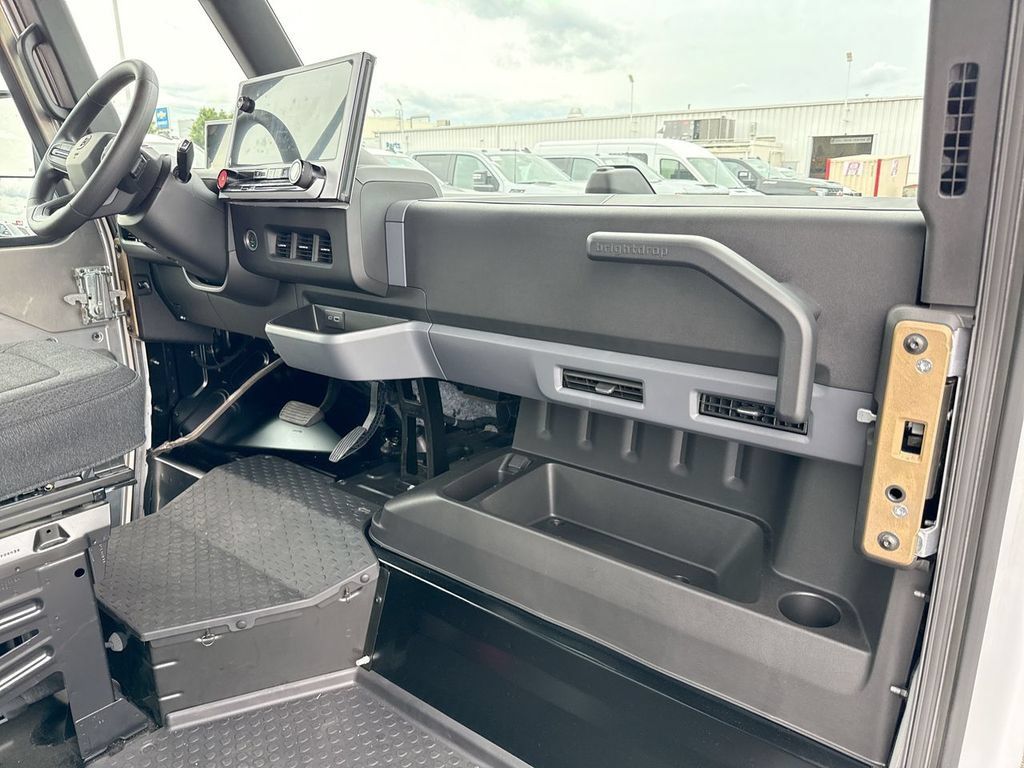 Used 2024 Chevrolet Brightdrop 600 w/ Battery Pack, Max Range AWD/4WD image 38