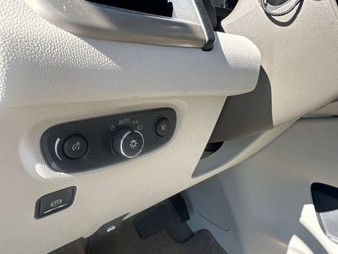 Used 2018 GMC Terrain Denali w/ Advanced Safety Package image 20