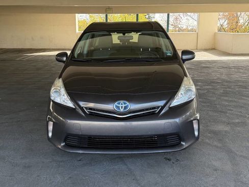 Used 2014 Toyota Prius V Two image 5