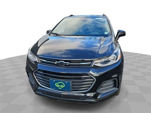 Certified 2021 Chevrolet Trax LT w/ Midnight Edition image 1