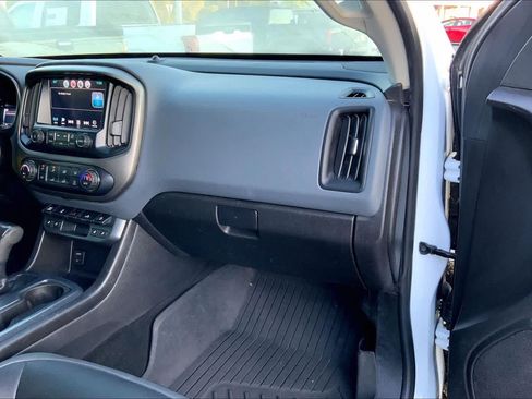 Used 2017 Chevrolet Colorado Z71 AWD/4WD image 18