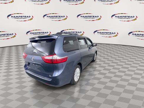 Used 2017 Toyota Sienna XLE Premium AWD/4WD image 8