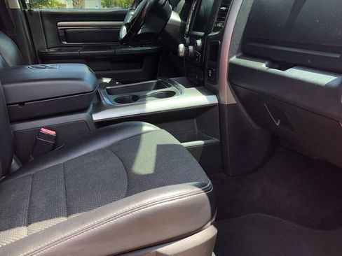 Used 2017 RAM 1500 Sport RWD image 16