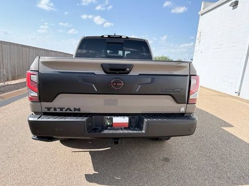 Used 2024 Nissan Titan PRO-4X w/ Pro-4x Convenience Package AWD/4WD image 7