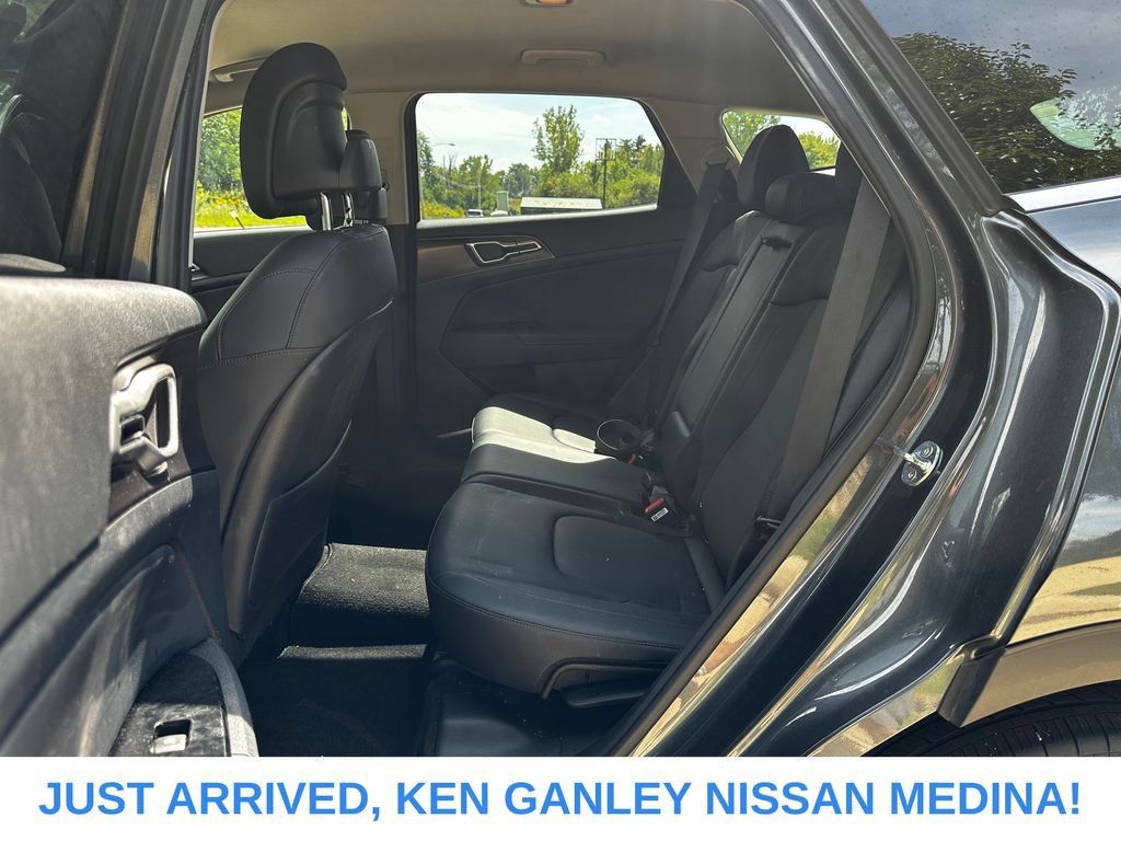 Used 2024 Kia Sportage EX AWD/4WD image 15
