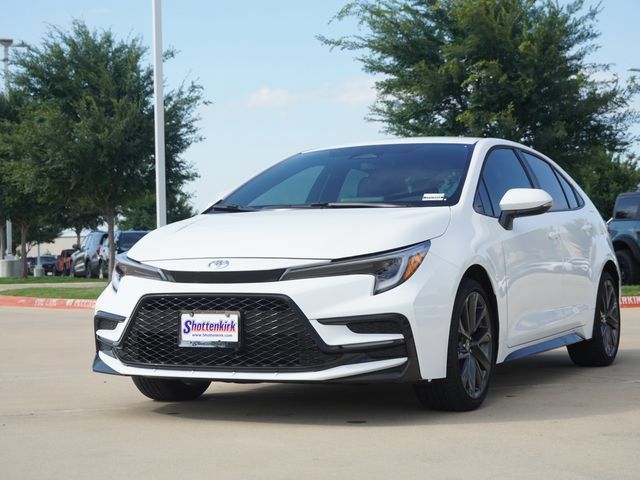 Used 2026 Toyota Corolla SE FWD image 3