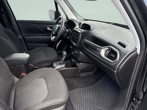 Certified 2023 Jeep Renegade Latitude AWD/4WD image 13