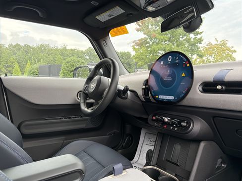 Used 2025 MINI Cooper S FWD image 18