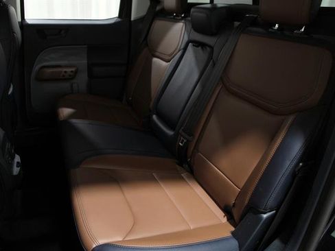 Used 2022 Ford Maverick Lariat w/ Lariat Luxury Package image 18