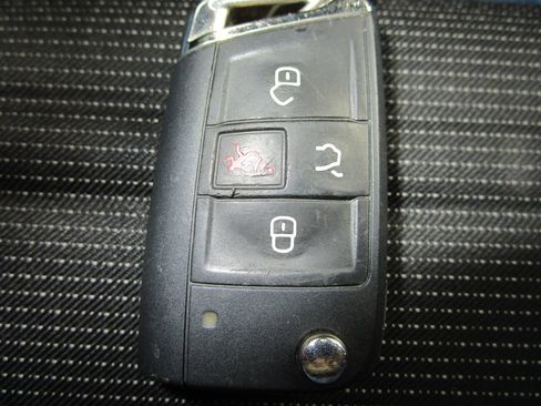 Used 2024 Volkswagen Tiguan S image 39