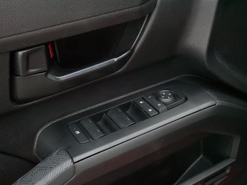 Certified 2025 Toyota Tacoma SR5 AWD/4WD image 19