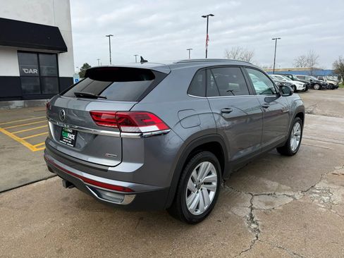 Used 2022 Volkswagen Atlas Cross Sport SE image 17