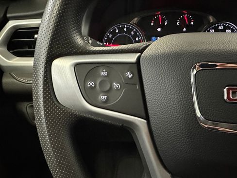 Certified 2023 GMC Acadia SLE w/ Driver Convenience Package image 8