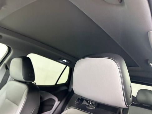 Used 2023 GMC Terrain SLT AWD/4WD image 13
