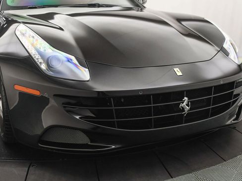 Certified 2016 Ferrari FF image 27