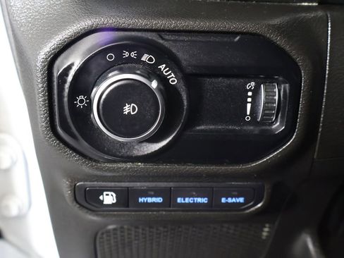 Used 2023 Jeep Wrangler Unlimited Sahara w/ Cold Weather Group AWD/4WD image 35