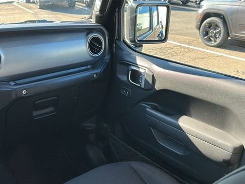 Used 2022 Jeep Gladiator Willys image 21