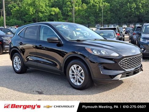 Used 2022 Ford Escape SE w/ Cold Weather Package AWD/4WD image 2