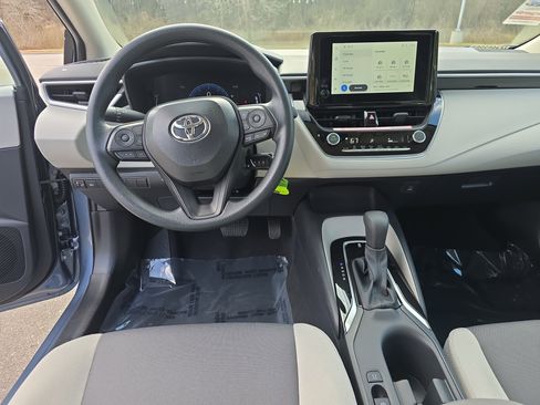 Used 2026 Toyota Corolla LE image 18