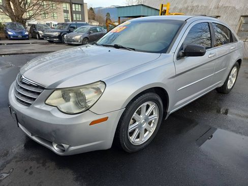 Used 2008 Chrysler Sebring Touring FWD image 3