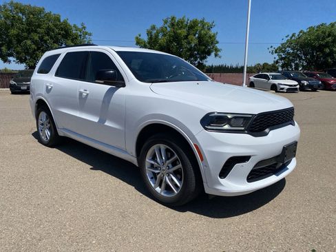 Used 2025 Dodge Durango GT AWD/4WD image 3