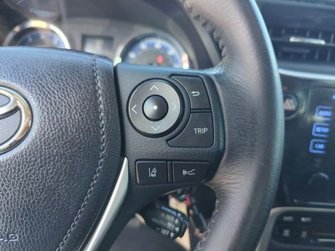 Used 2018 Toyota Corolla SE FWD image 19