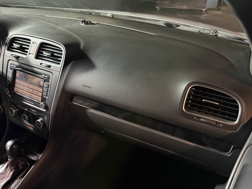 Used 2010 Volkswagen GTI 4-Door FWD image 18