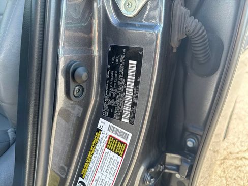 Used 2023 Toyota Highlander XLE FWD image 44