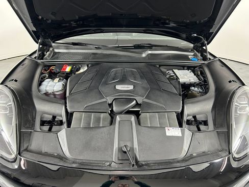 Certified 2020 Porsche Cayenne AWD/4WD image 30