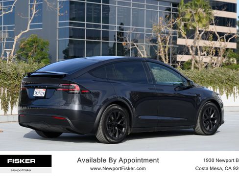 Used 2024 Tesla Model X image 3
