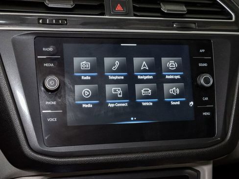 Used 2023 Volkswagen Tiguan SE FWD image 15