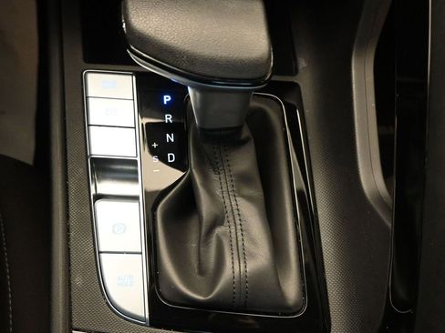 Used 2024 Hyundai Elantra Blue image 33