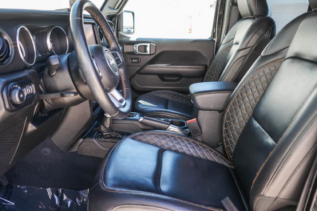 Used 2022 Jeep Wrangler Unlimited Sahara AWD/4WD image 19