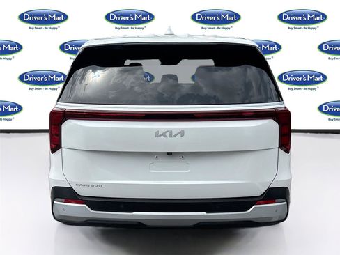 Used 2025 Kia Carnival FWD image 6