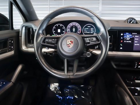 Certified 2024 Porsche Cayenne Coupe AWD/4WD image 13