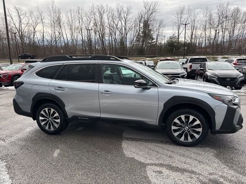 Used 2023 Subaru Outback Limited AWD/4WD image 14